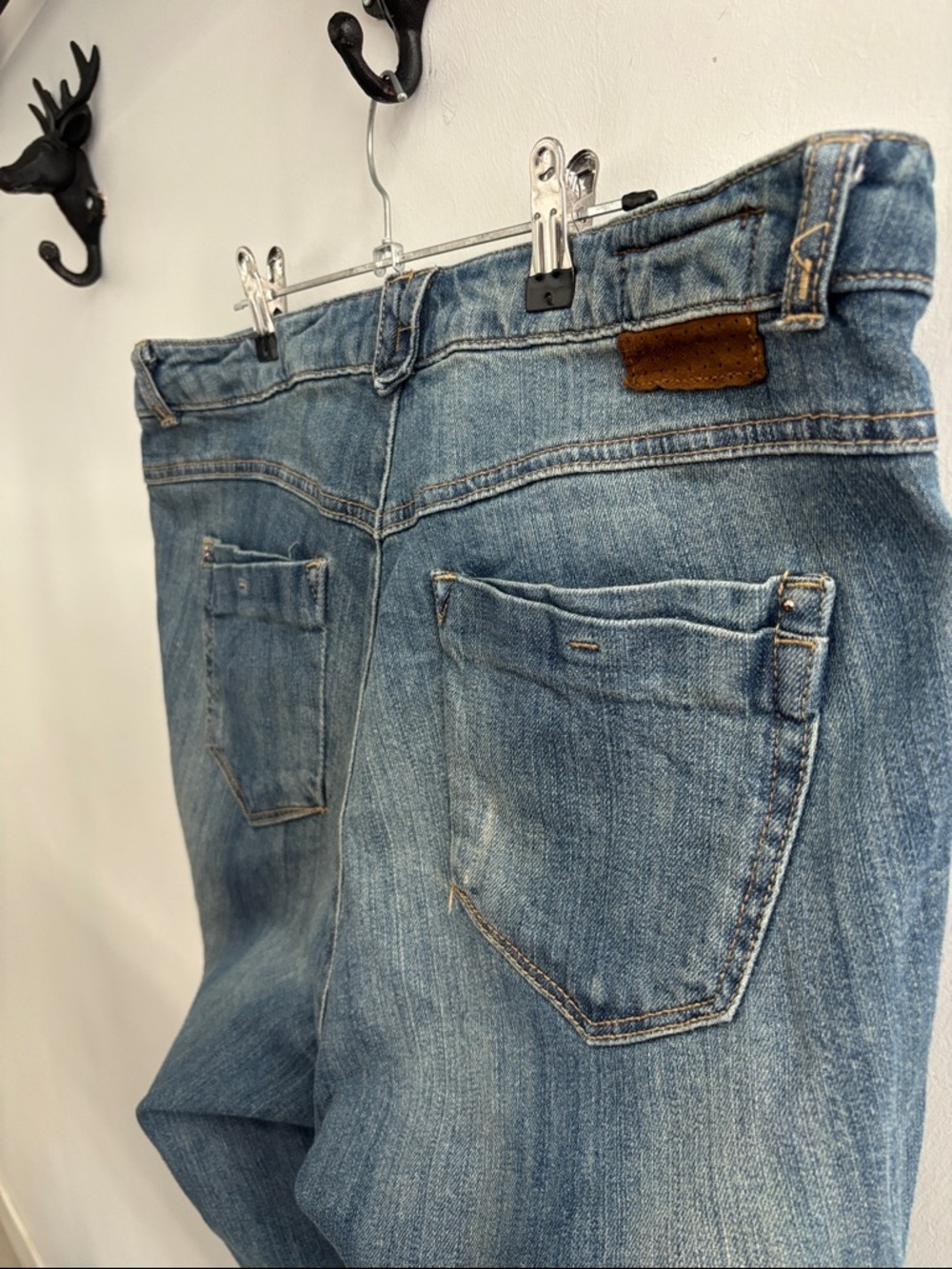 Democracy Straight-Leg Distressed Blue Jeans with Studded Pockets - Picture 3 of 6
